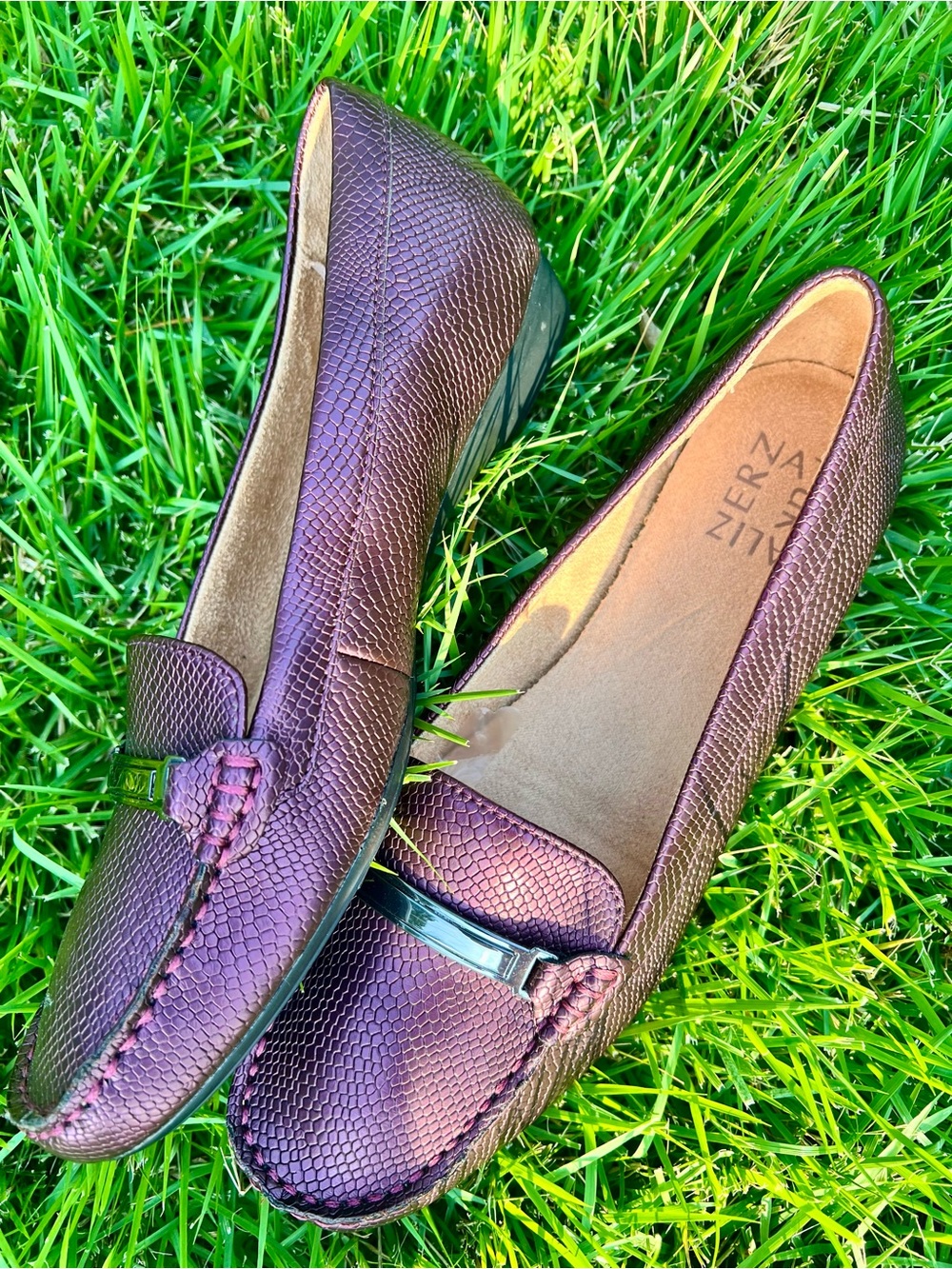 NWOB Naturalizer purple metallic snakeskin loafers 7.5M.  Gadget Pristine